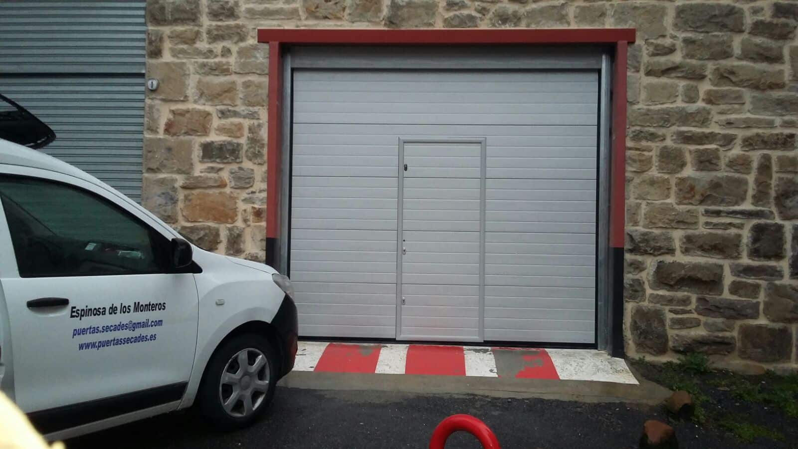 Cómo abrir una puerta sin luz instalando un SAI