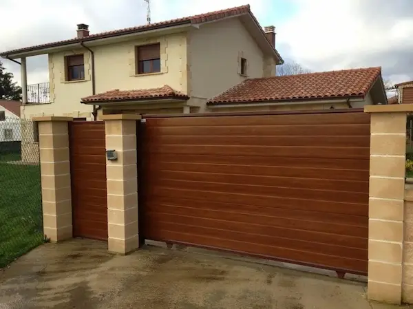 Instalación de Puerta-Residenciales-Corredera