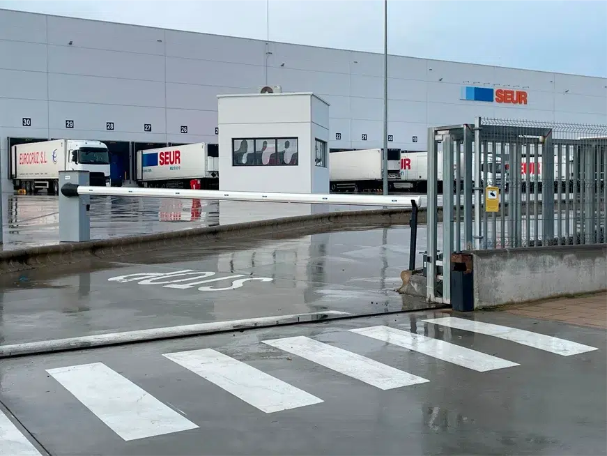 barrera abatible para parking