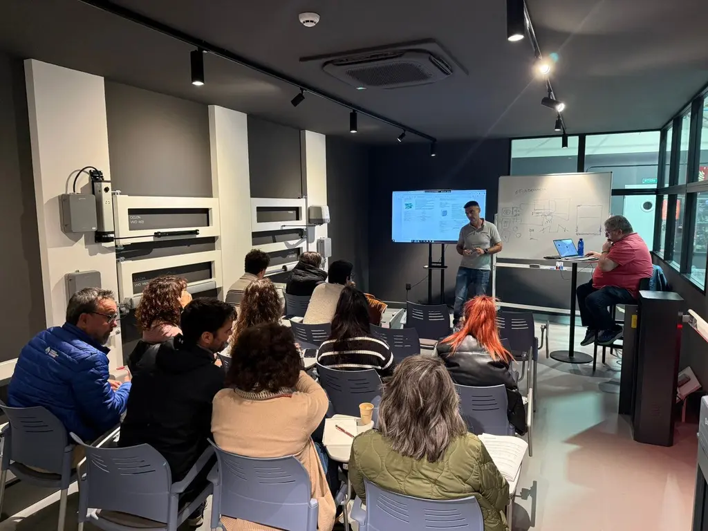 Formación en Erreka: seguimos aprendiendo para ofrecer lo mejor a nuestros clientes Formación en Erreka: seguimos aprendiendo para ofrecer lo mejor a nuestros clientes