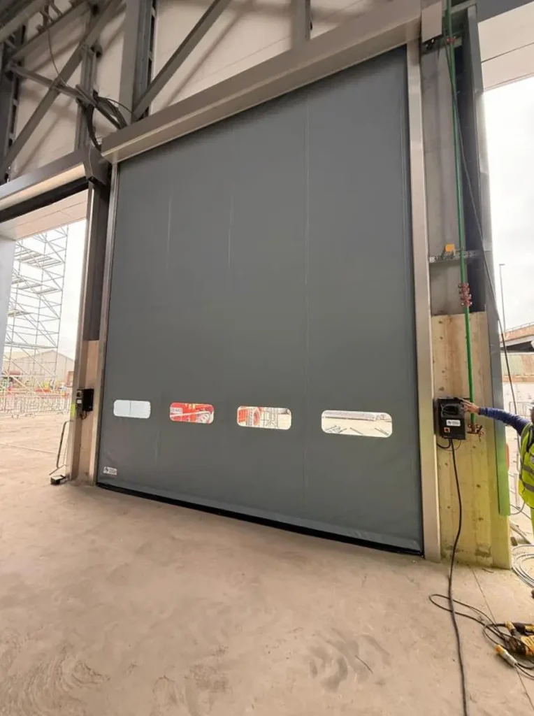 Instalación de puertas rápidas en Birmingham