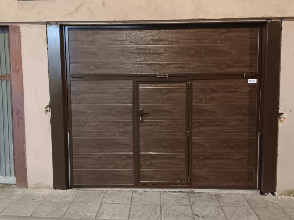 Puerta garaje basculante dos hojas