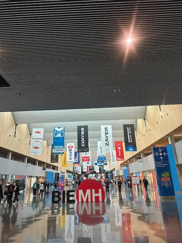 Puertas Secades en BIEMH Bilbao: encuentro con clientes y presentación de nuevas soluciones industriales puertas secades en Bienalmaquina herramienta bilbao